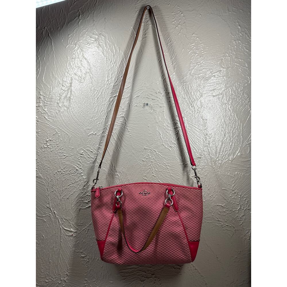 Coach‎ Medium Kelsey Pink Red Jacquard Satchel Crossbody Bag F57244